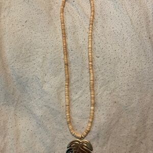 Tommy Bahama leaf and shell necklace